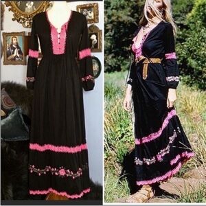 Chasing Unicorns Fork in the Road black & pink embroidered Gypsy Maxi Dress XS